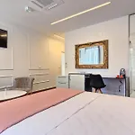 Mincheta - Luxury
