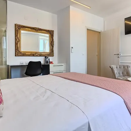 Mincheta - Luxury