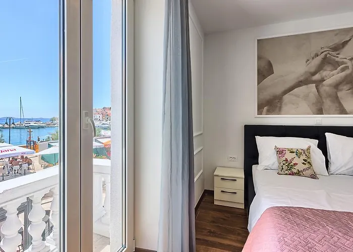 Mincheta - Luxury بيت ضيافة Primošten